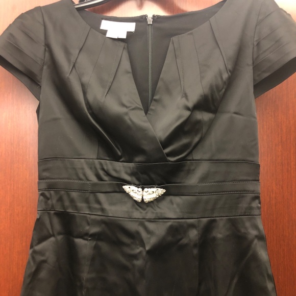 Party dress gorgeous black satin with elegant details - Picture 2 of 7